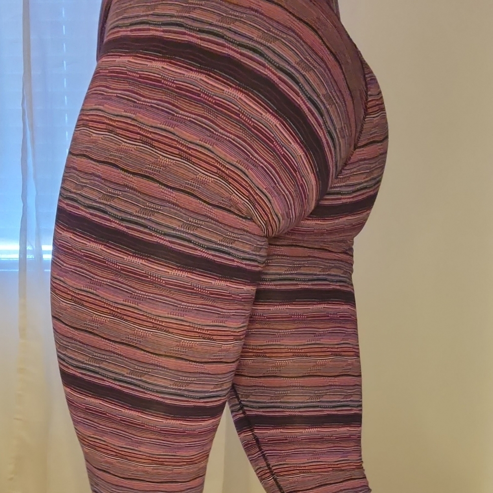 Lululemon Wunder Under Crop III